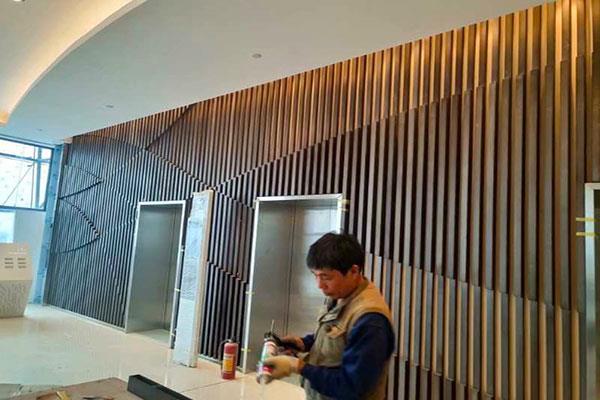 广州小肥羊连锁店木纹铝方通实拍图