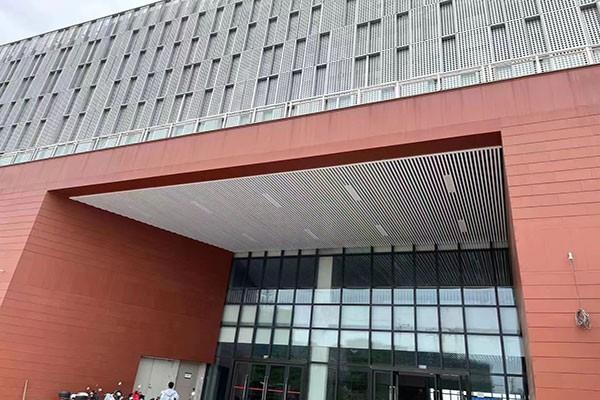 图书馆铝板安装效果
